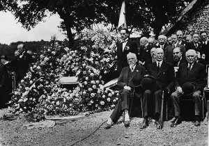 Billings: Funeral of Aristide Briand in Cocherel with Frank B. Kellogg
