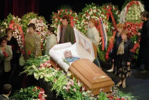 Duma: Funeral of Bulat Okudzhava, 1997