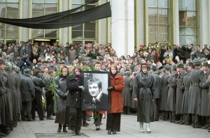 Moskovsky: Funeral of Dmitry Kholodov, 1994