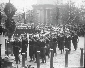 Reversed: Funeral of Edward VII - Naval Contingent