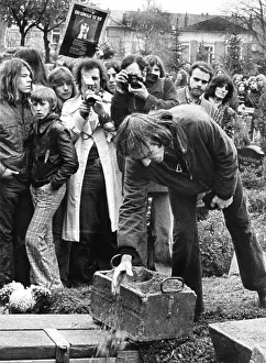 Meinhof: Funeral Holger Meins - Dutschke at the grave