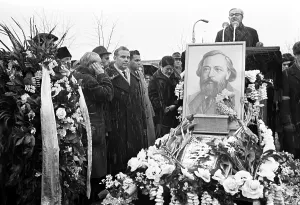Yevzerikhin: Funeral of Nikolai Ogarev's ashes at Novodevichy