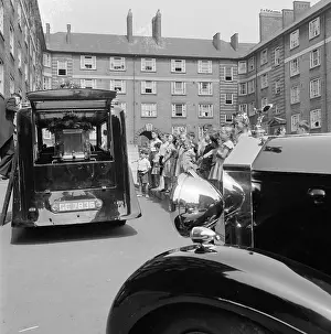 Obscuring: Funeral Procession