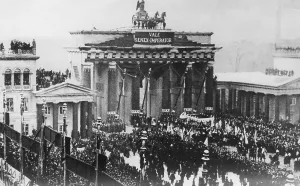Quadriga: Funeral procession for Wilhelm I at the Brandenburg Gate