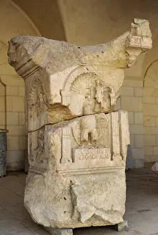 Crowned: Funerary altar, calcerows. Caesarea. Roman period, late 1st-