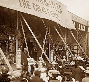 Sideshow: Funfair side show