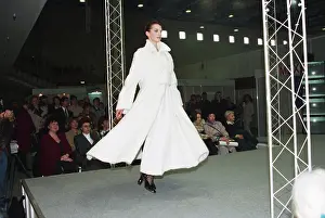 Demonstrates: Fur 97 Third International Specialized Exhibition