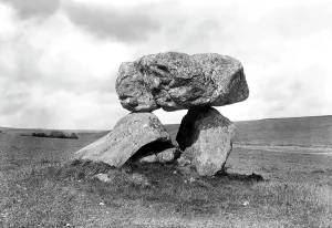 Fyfield: Fyfield, the Devil's Den 1901