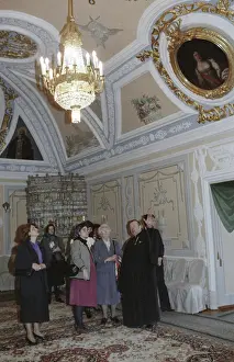 Lavra: G. Shultz visits USSR
