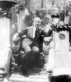 Gabriele: Gabriele D'Annunzio, 1927