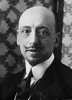 Gabriele: Gabriele d'Annunzio, 1928