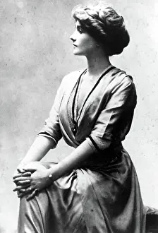 Bonheur: Gabrielle Bonheur Coco Chanel, 1910.?
