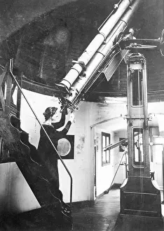 Flammarion: Gabrielle Renaudot Flammarion using refractor telescope