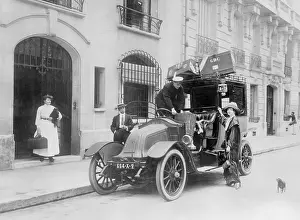 Limousine: Gaby Deslys with a car