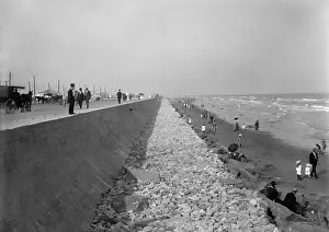 40 50 People: Galveston, Texas, after construction of the 17-foot