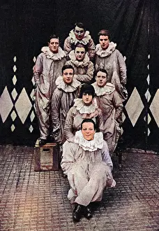 Divisional: The Gamecocks, WW1 entertainment troupe