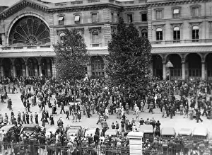 Forecourt: Gare de l'Est in Paris, 1939