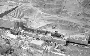 Melt: Gargantuan construction of Orlik dam continued