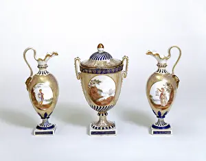 Garniture: Part of a garniture de cheminee