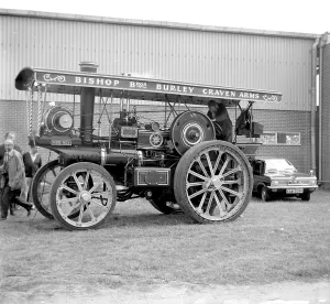 Stafford: Garrett Tractor number 32981 The Netley Belle