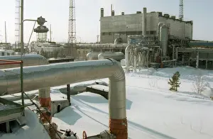 Tons: Gas compressor station at Samotlor Oil Field, 1999