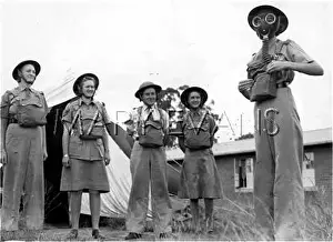 Wipe: GAS MASKS 1940S