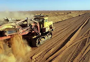 Pipeline: Gas pipeline construction in Algeria, 1984