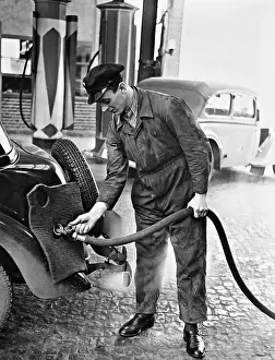 Felt: Gas station, 1932