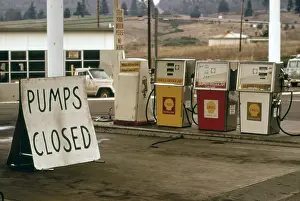 Interstate: Gas station with closed pumps along Interstate ?