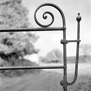 Latch: Gate latch