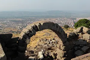 Bergama: Gate, Pergamon, Bergama, Izmir, Turkey
