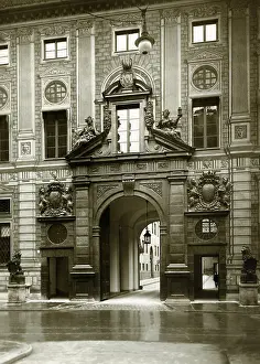 Residenzstrasse: Gate to the residence in the Residenzstrasse in Munich