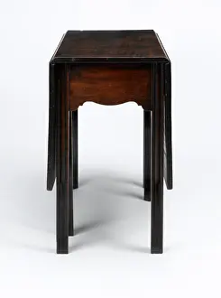 Drop Leaf: Gateleg table