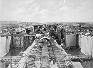 Gatun: Gates under construction