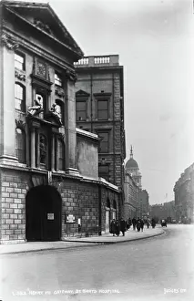 Showcases: Gateway of St. Bart's Hospital