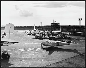 Runways: GATWICK AEROPLANES
