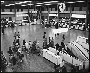 Escalators: GATWICK AIRPORT