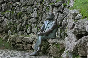 Herreros: Gaudi statue, El Capricho de Gaudi, Comillas