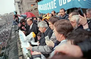 Addressing: Gavriil Popov, 1990