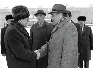 Angola: Gaydar Aliyev, 1985