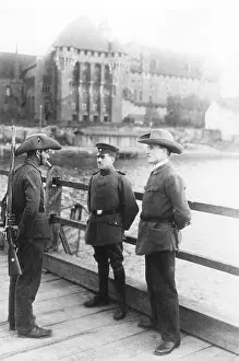 Viewer: Gdansk border guards and German security officer