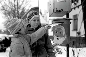 Kindergartens: GDR - Christmas Mailbox in Jocketa