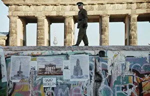 Soldaten: GDR - Opening of the Berlin Wall 1989