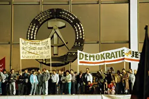 Palast: GDR - Reunification - Mass Rally in Berlin