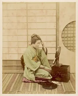 Combing: GEISHA COMBING HAIR