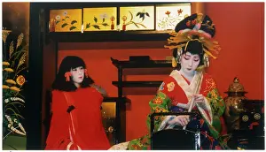 Nicola Swann: GEISHA PERFORMERS