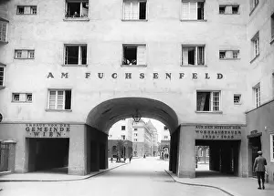 Apartments: Gemeindebau (municipal tenement complex) in Vienna, 1932