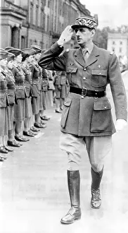 Gaullism: General Charles De Gaulle inspecting troops, WW2