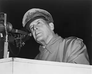 Simplified: General Douglas MacArthur addressing an audience
