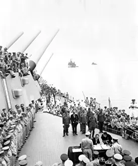 Shigemitsu: General Douglas MacArthur (back to camera, ?